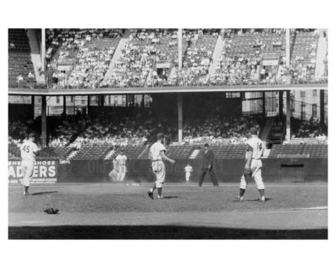 Dodgers Taking The Field 1957 Ebbets Field Brooklyn Ny — Old Nyc