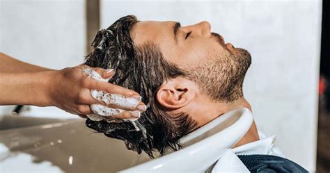 Les 11 meilleurs shampoings pour les hommes recommandés par les coiffeurs