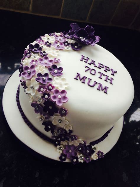 Mark this milestone in her life with a truly memorable gift such as our personalised newspaper or a trip into london for a thames cruise. 70th birthday cake, #70th #Birthday #BirthdayCakeforwomen ...