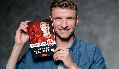 Thomas muller was two and a half years younger than his kid brother. Thomas Müller - OFFIZIELLE HOMEPAGE