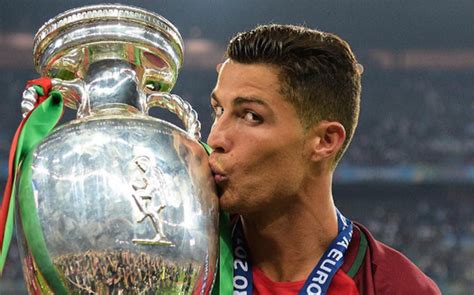 Ronaldo Euro 2016 Ronaldo Steals The Show During The Euro 2016 Final