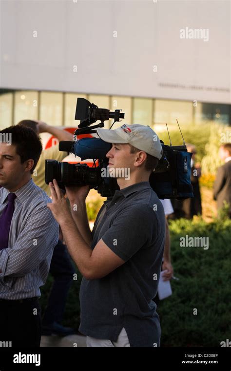 News Cameraman High Resolution Stock Photography And Images Alamy