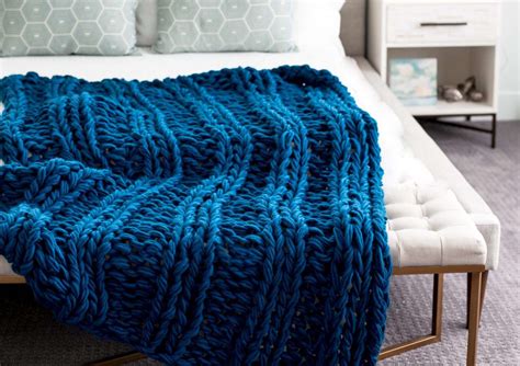 This arm knit blanket is made of 100% natural pure merino wool. 9 Top Arm Knitting Patterns That Don't Require Needles