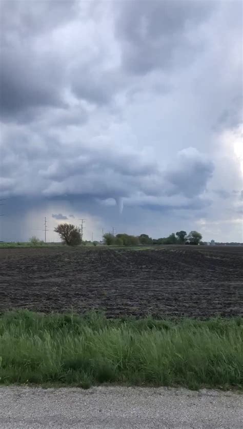 Timelapse Captures Funnel Cloud Forming Over Illinois Video