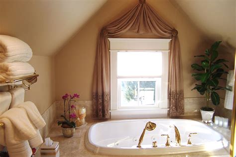 Bathroom window curtains can truly make look your bathroom stylish and modern. Luxury window treatments - Interior Design Explained
