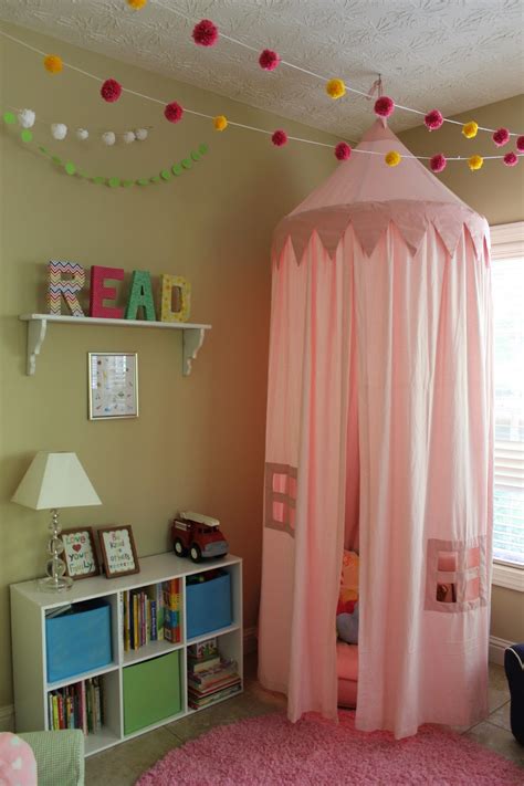 There are millions of diy book tutorials out there on the web, but most of them are not made with you can even add a tiny bookshelf to store the books in or a canopy to close off the space. 25 Sweet Reading Nook Ideas for Girls | The Crafting Nook ...