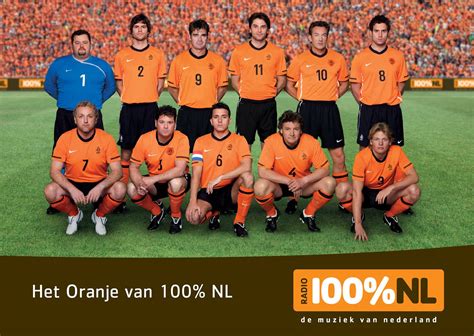 Elftal има 13 преводи на 7 езика. Behind The Stars: Nederlandse artiesten als Oranje elftal ...