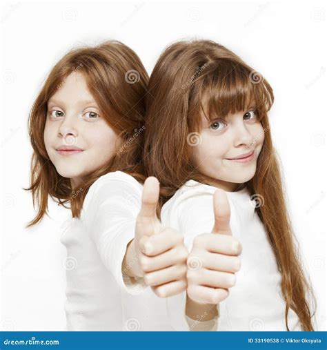 Soeurs Jumelles Photo Stock Image Du Heureux Assez