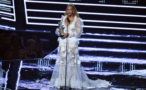 beyoncé pregnant with twins punch newspapers