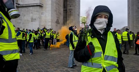 French Govt Holds Crisis Talks After ‘yellow Vest Riots Whats Goin