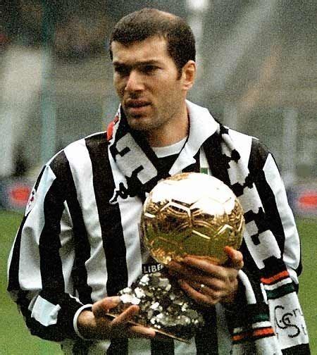 Juventus logo wallpaper iphone android. Zinedine Zidane Ballon d'or | Zinedine zidane, Juventus ...