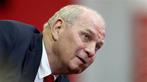 Fc Bayern Uli Hoeneß Eröffnet Abteilung Attacke Volle Breitseite Gegen Fredi Bobic Eurosport