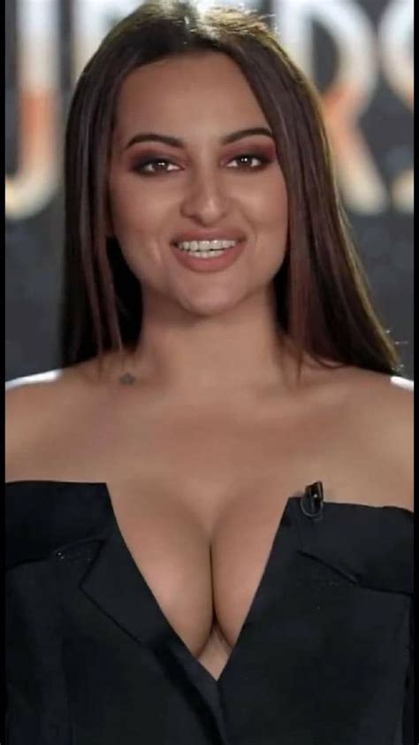 Pin By Legolas On Sonakshi Sinha Actress Bikini Images Beautiful Indian Actress Beautiful