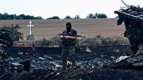 Malaysia Airlines Flight Mh17 Rebels Pile Bodies In
