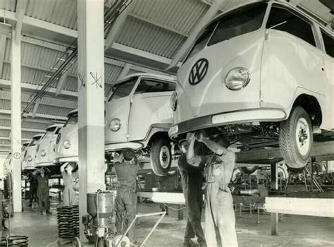 Pin De Roberto Quiñonez Em Vw Factories Volkswagen Kombi Vans Vw