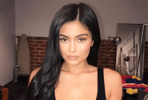 Kylie Jenner Steps Out After Birth — But Shes Very Attached To