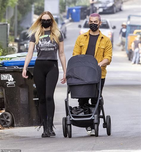 Sophie Turner And Joe Jonas Go For A Stroll In La With Their Daughter