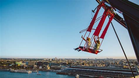 Erfahre, wie du hinkommst und was 'over the edge' bedeutet. A'dam Lookout & Swing - tickets, price, hours, combo tours