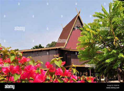 Traditional House On East Kalimantan Indonesia Stock Photo Alamy