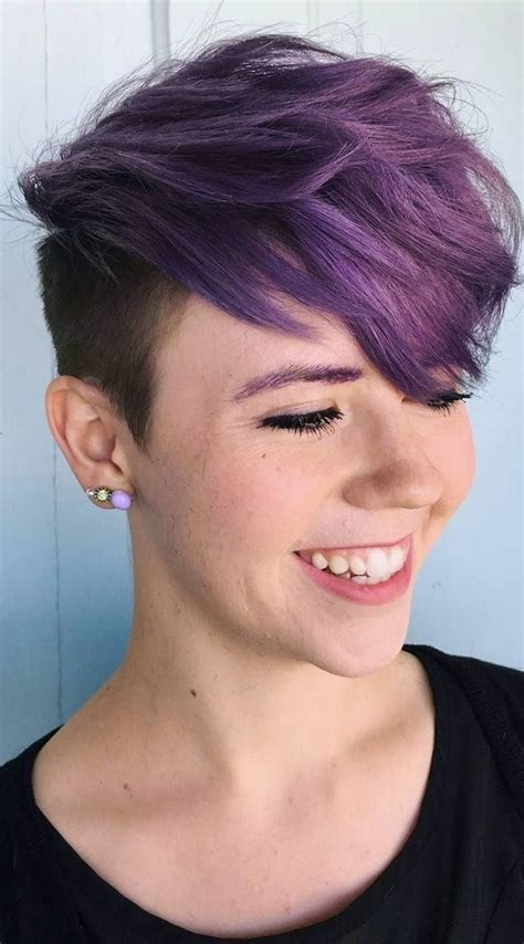 Less hair doesn't mean fewer options. 29 Trendsetting Purple Hair Color Ideas for Short Hair for ...