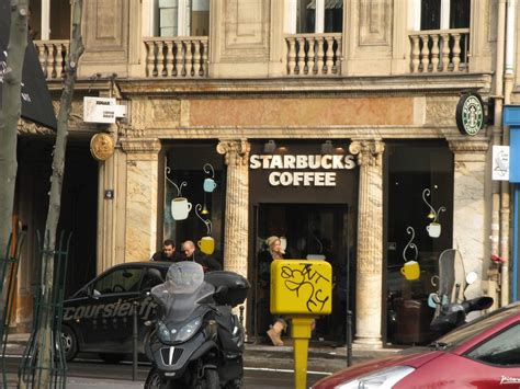 Starbucks Coffee In Paris Seratj Flickr