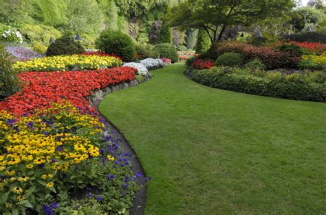 41 Luxurious Large Garden Ideas