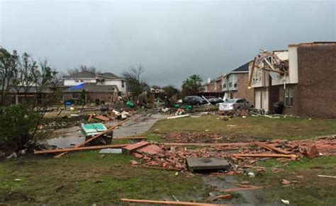 12 Tornadoes Strike North Texas Killing 13 Hundreds Of Homes Damaged