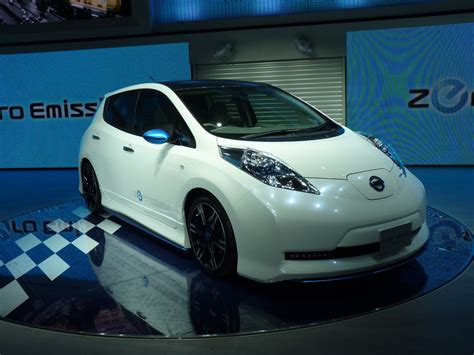 Nissan Gives 2012 Leaf Sporty Makeover Announces 2012 Leaf Nismo