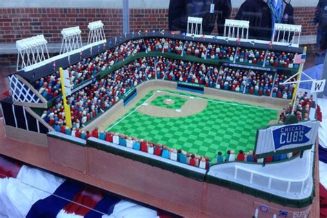 Wrigley Field Celebrates Its 100th Birthday With This 400 Lb Cake Sports Illustrated