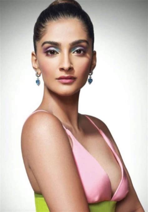 Sonam Kapoor Lets Colourful Eyeshadows Take Over And We Love It