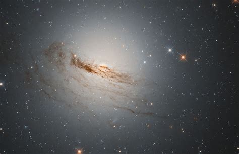 Hubble Prend Des Photos De La Galaxie Lenticulaire à 40 Millions D