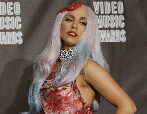 Lady Gaga Stellt Im Berliner Berghain Ihr Neues Album Artpop Vor