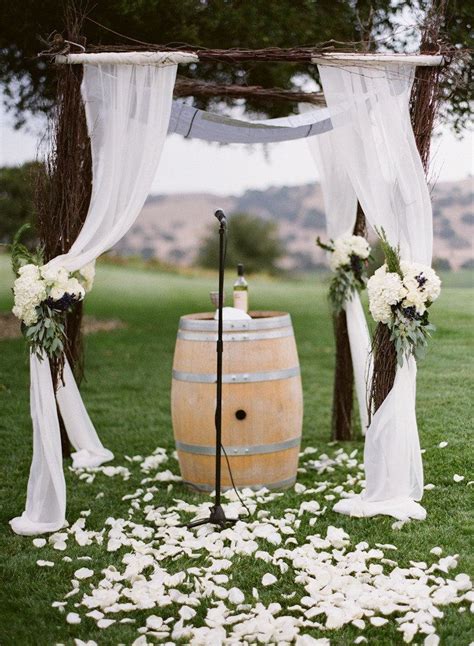 25 Chic And Easy Rustic Wedding Arch Ideas For Diy Brides