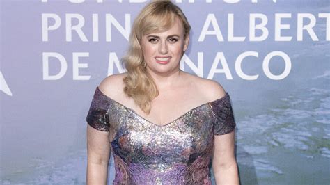 Rebel Wilson Flaunts 61 Pound Weight Loss In Skintight Outfit Iheart