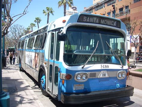Santa Monicas Big Blue Bus New Look At Third Street Promenade Front