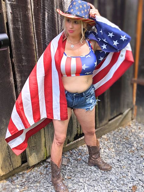 Patriotic Country Girl Daisy Chain Cosplay