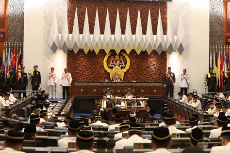 Anggota parlemen yang melanggar terancam mendapat peringatan atau bahkan diberhentikan dari parlemen. Portal Rasmi Parlimen Malaysia - :: Galeri Gambar