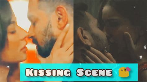 Kissing Scene 😘 Of Sara Ali Khan 💞 Chitrangada Singh💞 Vikrant Massey