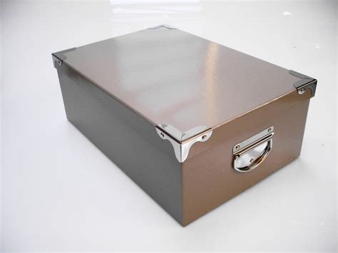 Did you know that you can make a cardboard gift box out of one singular piece of cardboard? BROWN HARD CARDBOARD CRAFT STORAGE BOXES CHRISTMAS ...