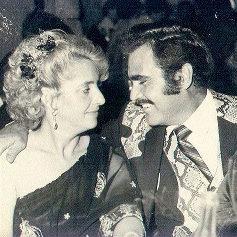 Vicente Fernández Y Doña Cuquita Un Amor Que Nació En Huentitán