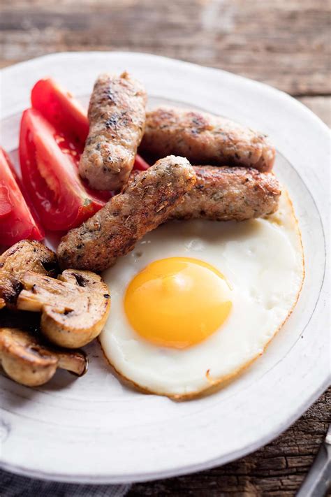 These Paleo Breakfast Sausages Make Any Morning Meal Totally