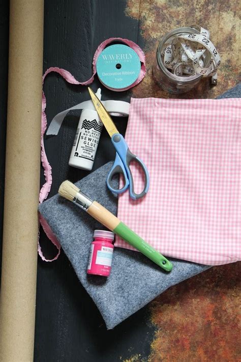 My diy puzzle board project will also allow you to conveniently sort colors, which speeds up. DIY Roll-Up Jigsaw Puzzle Mat (Video) | Puzzle roll up mat ...