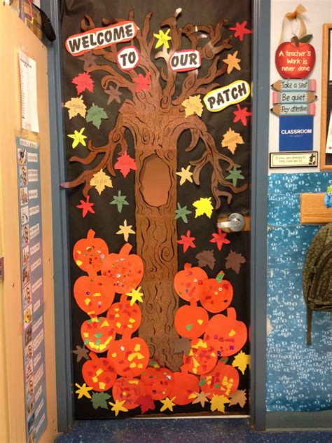 10 Fall Decorations For Doors