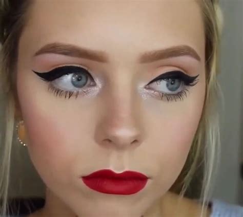 Cat Eye And Red Lips
