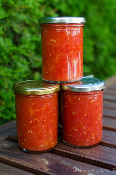 Auf Vorrat Stückige Tomaten