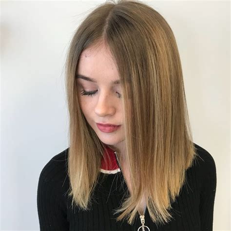 It's stylish and sleek hair that is ideal for different occasions you may have. 2020 Latest Blonde Lob Hairstyles With Middle Parting