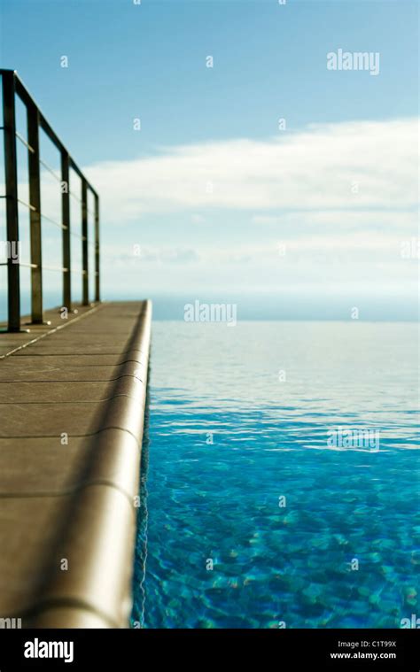 Infinity Pool Hi Res Stock Photography And Images Alamy