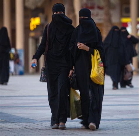 Muslimische Kleidung: Nach Burkas hat noch niemand gefragt - WELT