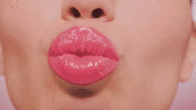 Smooch Gif Fashion Kiss Lips Lipstick Gif Smooch Kissing Lips Lips Lipstick Lip
