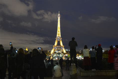 Us Gas Keeps The Eiffel Tower Lit Cepa